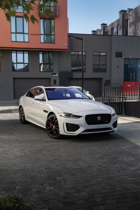Jaguar XE 2020 автомобіль машина