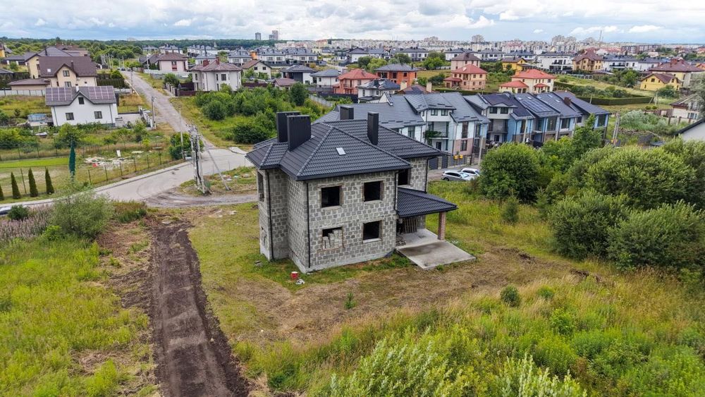 Продаж Будинок в Елітному районі Зубри / 0 - Цикл / Зубра/ 3 хвилини до м. Львів