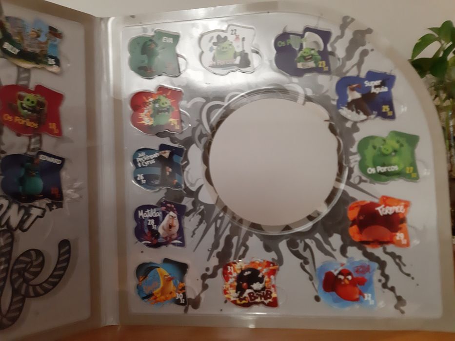 Angry birds - coleção de tazos completa