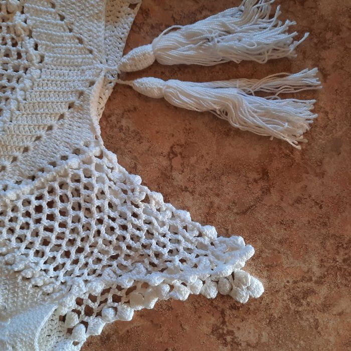 colcha antiga de croché branca