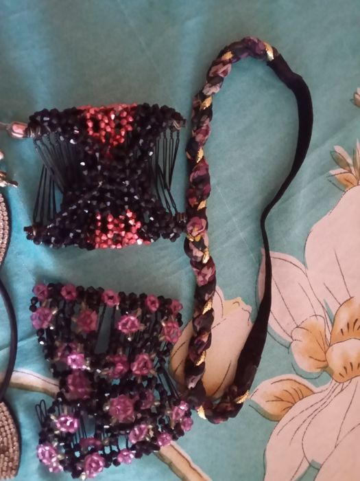 Прикраси для волосся