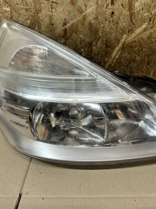 Передня права фара Renault Espace IV Рено Еспейс 4 2002-2015