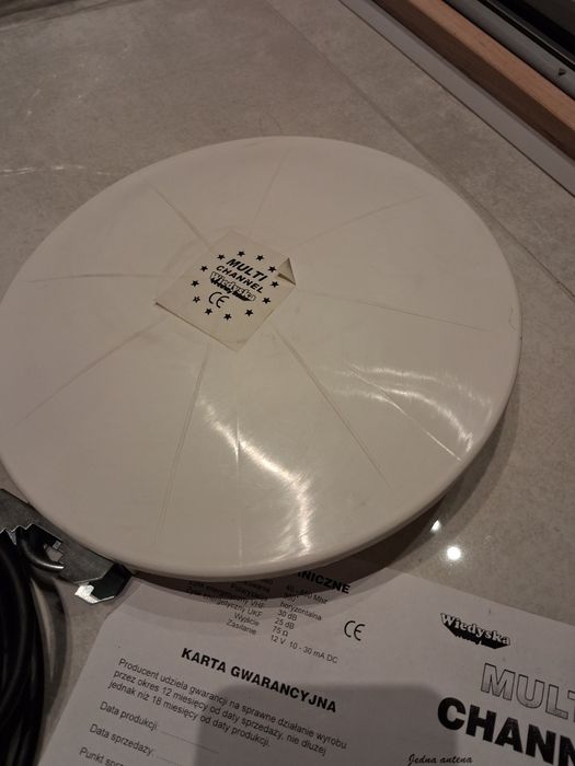 Szerokopasmowa wielokierunkowa antena ze wzmacniaczem Multi Chanel