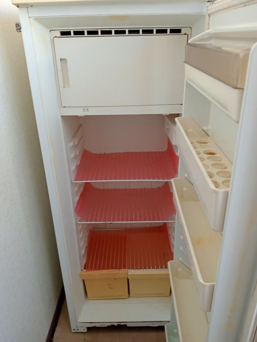 Продам б/у холодильник