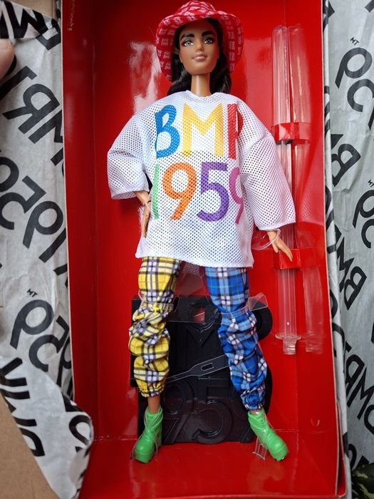 Лялька Барбі БМР