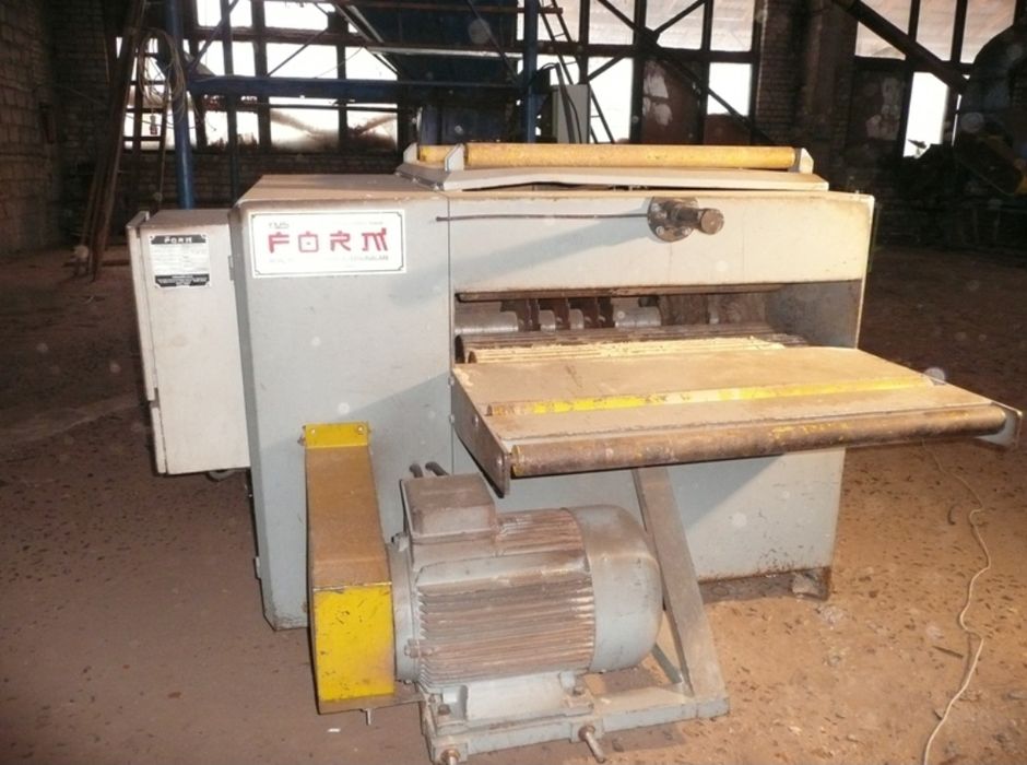 Верстати деревообробні розпилові для виготовлення обрізаної дошки