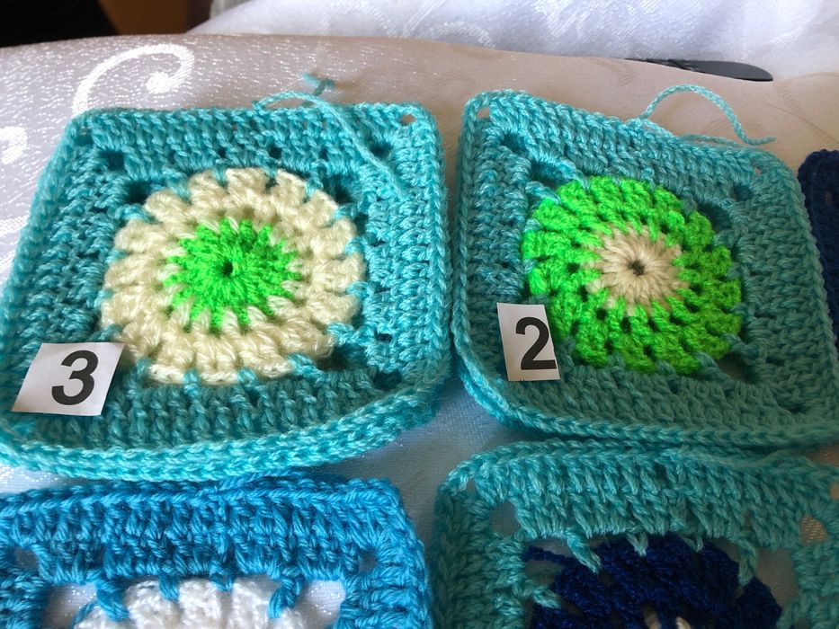 kwadrat Babuni na szydełku, pled ,sweter, wielkość 9-11cm, NOWE,
