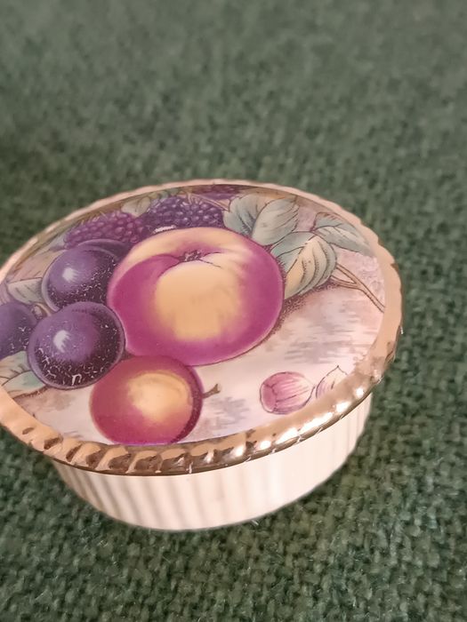 Puzdro porcelana angielska