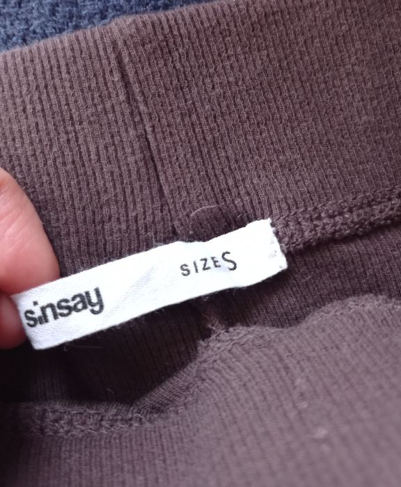 Prążkowane legginsy