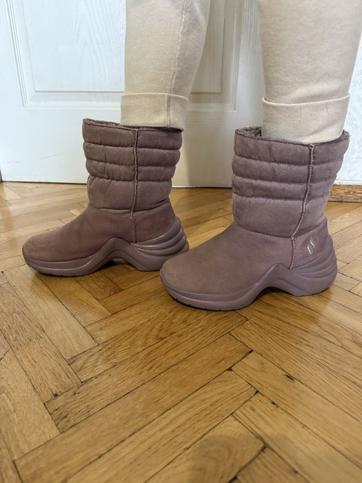 Розовые новые ботинки Skechers