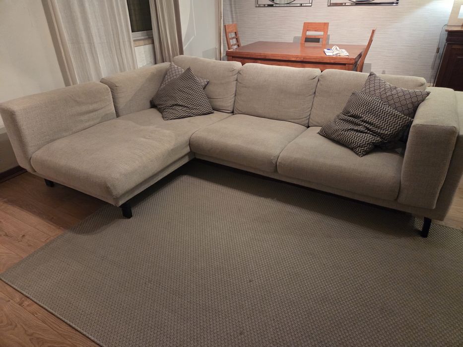 Sofá 3 lugares com chaise longue creme