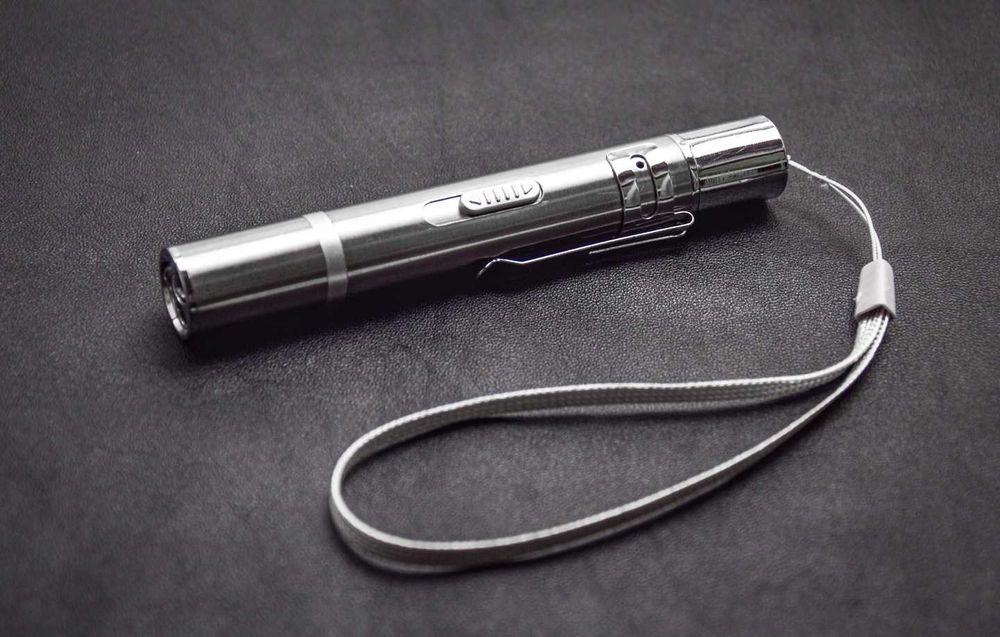 Laser Latarka LED USB Klips Dla Kota Kot Wzorki UV