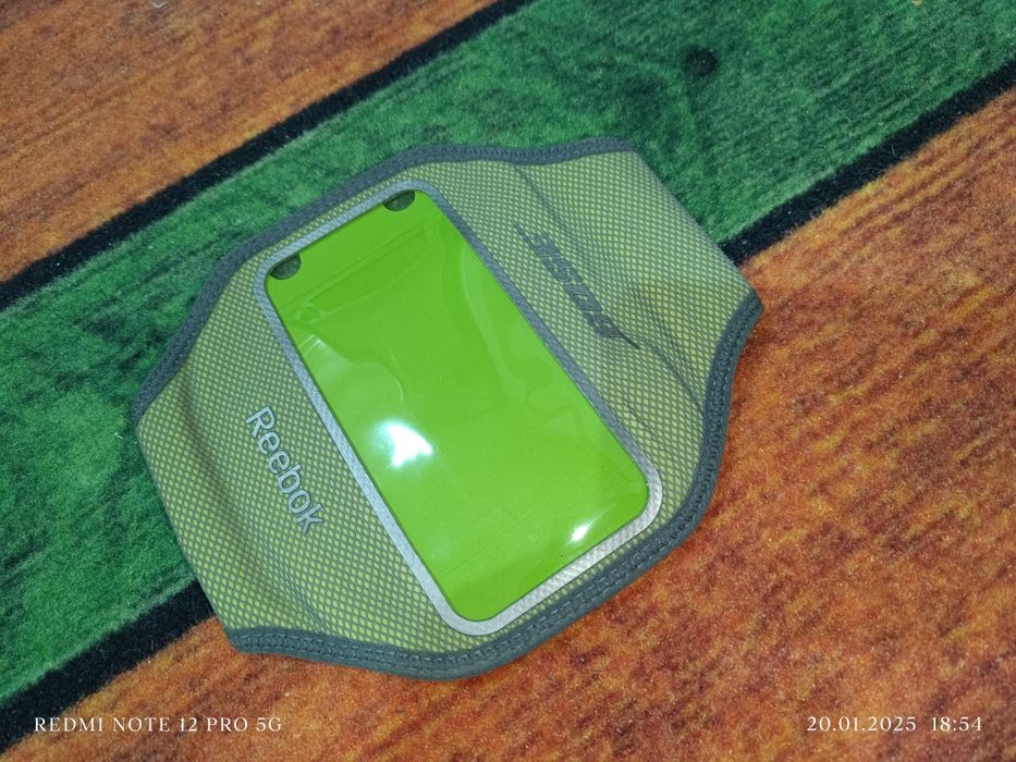 Bose _  running_ Reebok _ Neon- orginalne  sportowe etui na telefon..