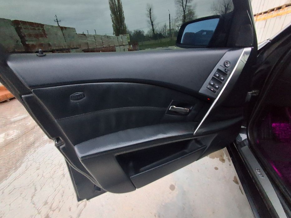 BMW E60. 2.2  МКПП,
