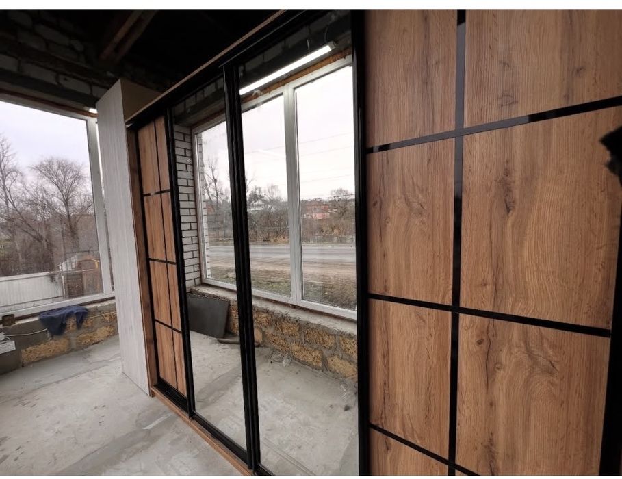 В продаже шкафы купе