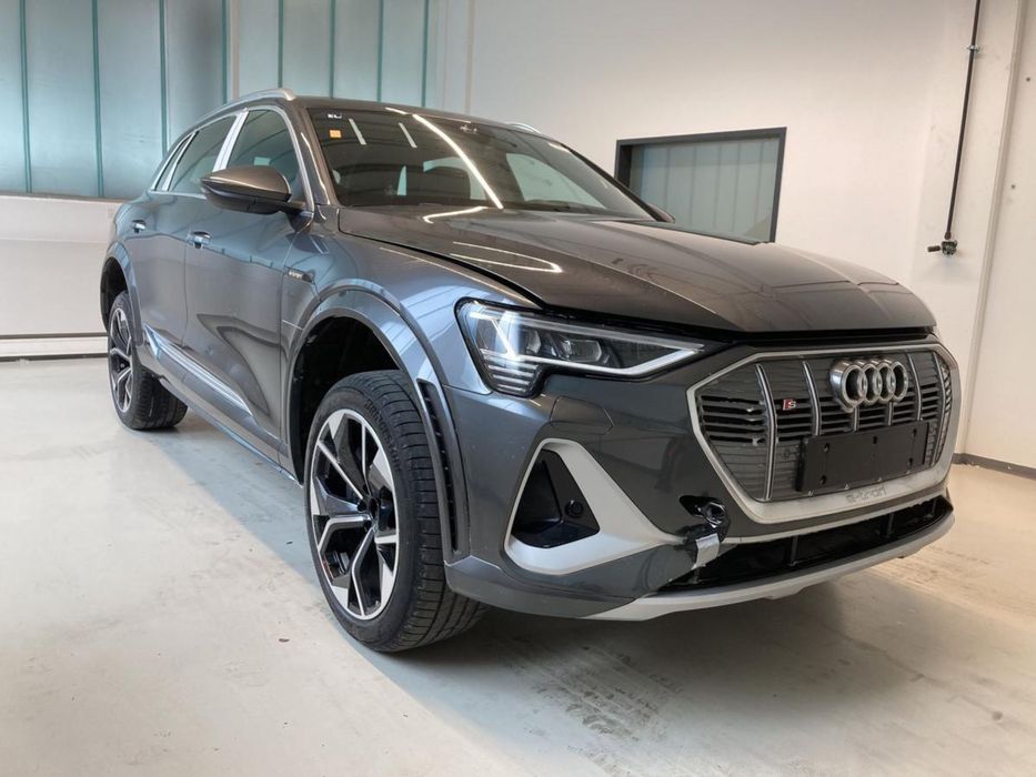 Капот Ауди Audi Ауді E Tron Етрон без пробігу