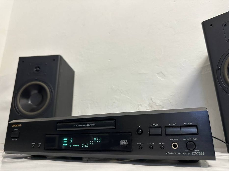 Odtwarzacz CD Onkyo DX-7333