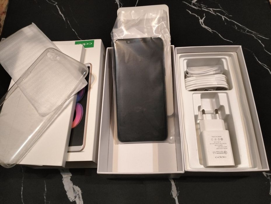 Telemóvel OPPO A63, 6GB RAM e 128GB ROM