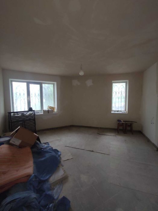 Продаж комерційного призначення в житловому будинку