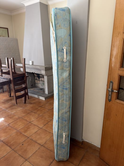 Colchão de solteiro, seminovo