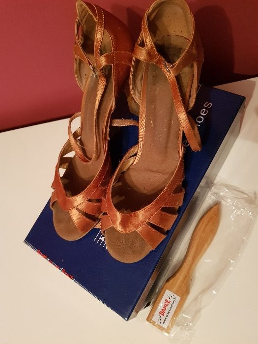 Profesjonalne buty taneczne / rozm.40 / satyna