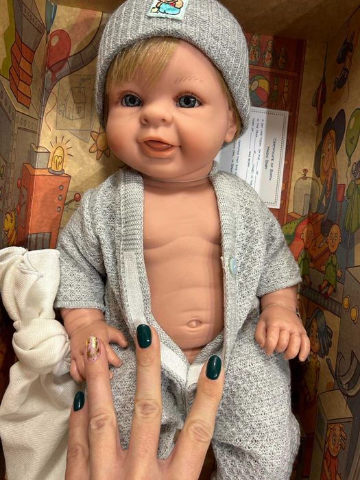 Hiszpańska lalka LaMagik Paula