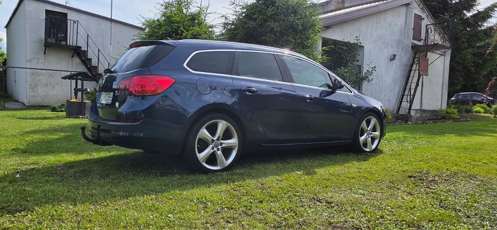 Opel Astra 2.0cdti 160km