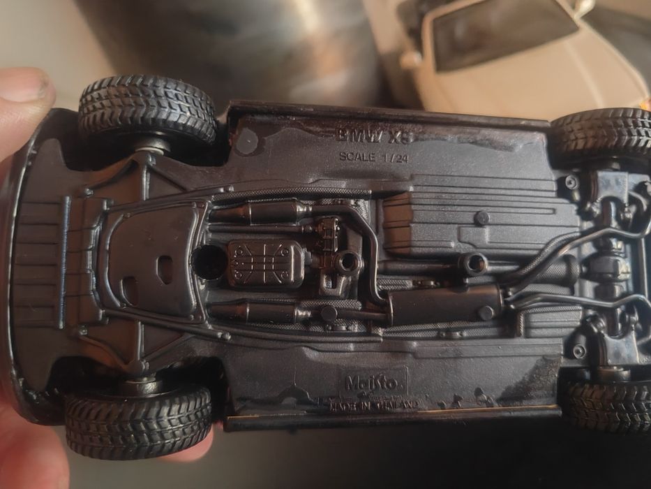 Model BMW X5 w skali 1/24
