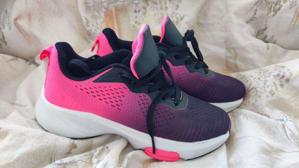 Adidasy, roz. 36