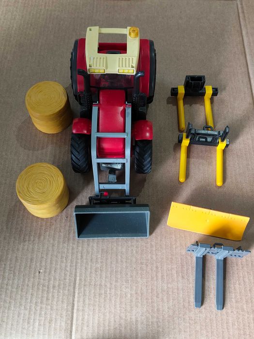 Vendo trator com pá de brincar