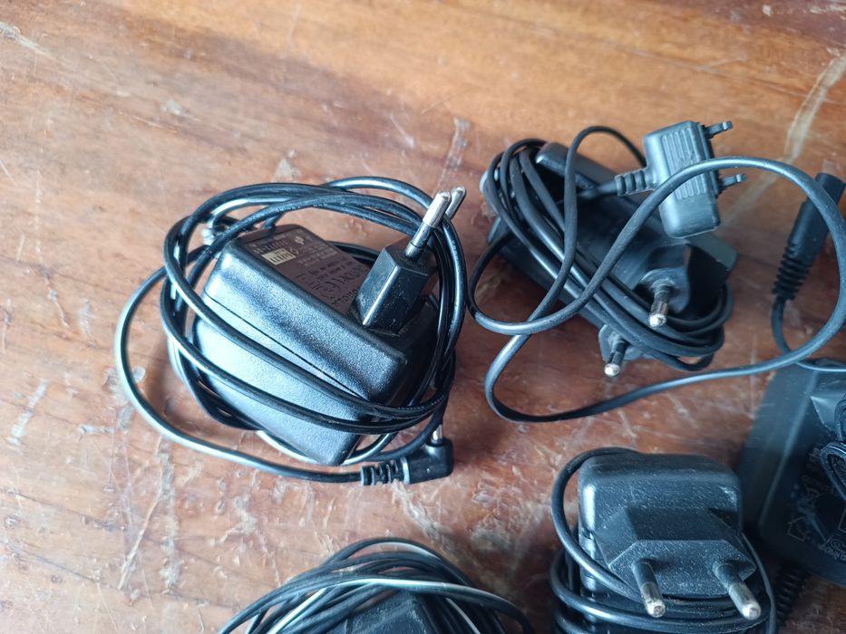 Блоки живлення різні