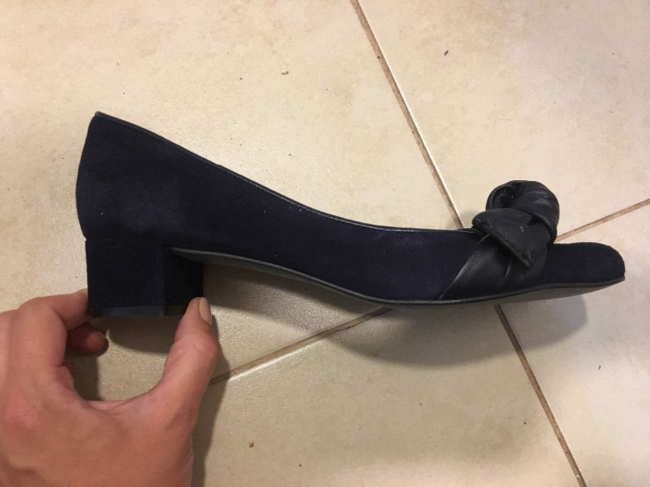 Buty całe ze skóry rozm. 41 jak nowe