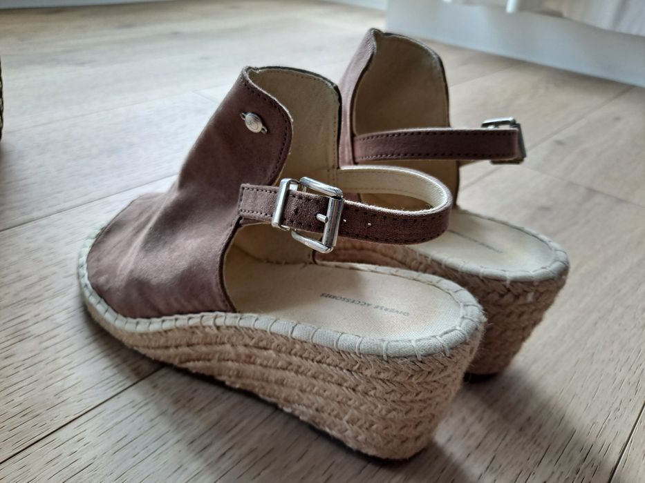 Buty ma platformie rozm. 40