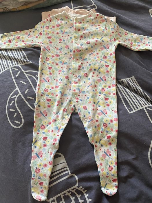 Бодіки та чоловічки для дівчинки