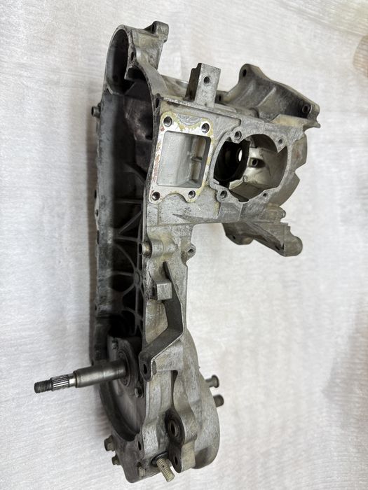Картера Honda Dio AF 18,24,25,27,28,30,31 AF18E, з редуктором, двигатель, блок