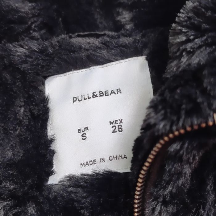 Чорна шуба шубка Pull&Bear