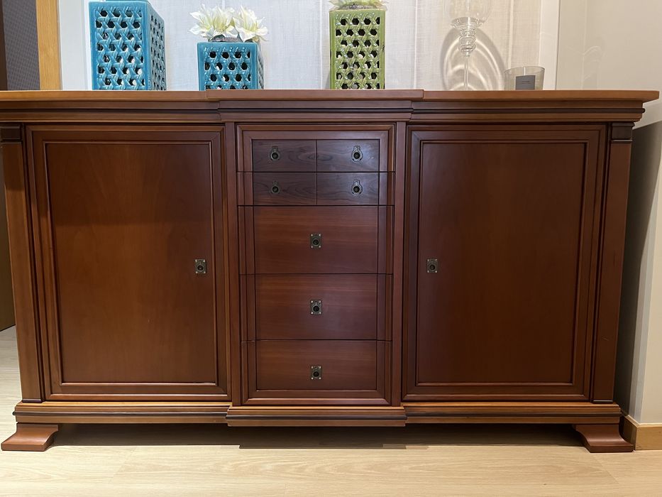 Aparador em cerejeira