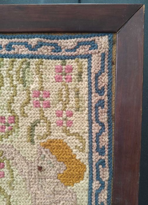 Quadro Vintage em Tapeçaria de Arraiolos – Ponto Contado em Lã Natural