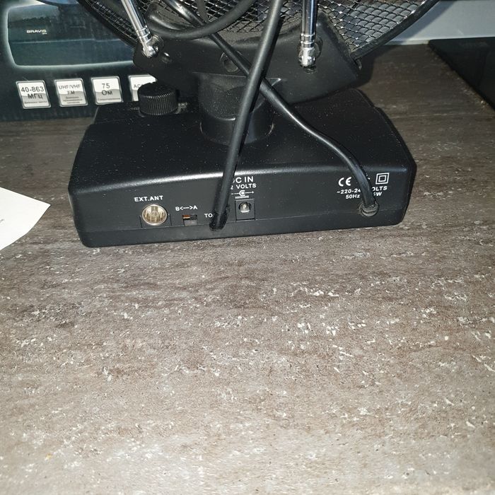 Антена з підсилювачем