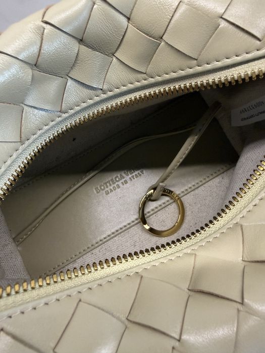 Bottega veneta Loop mini leather camera bag