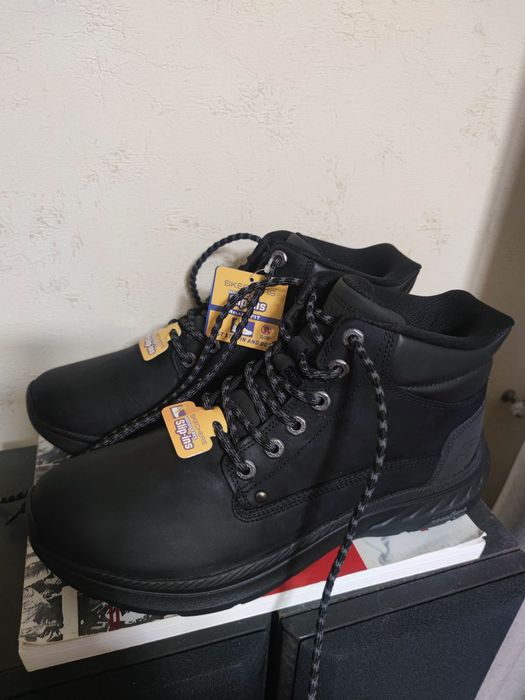Продам мужские ботинки Sketchers