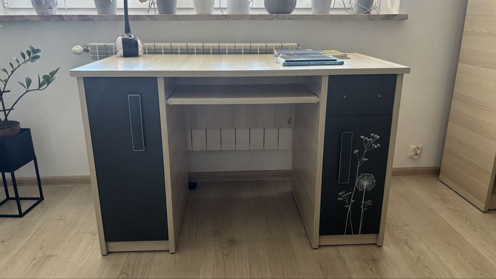 Meble do pokoju dziecięcego+kanapa