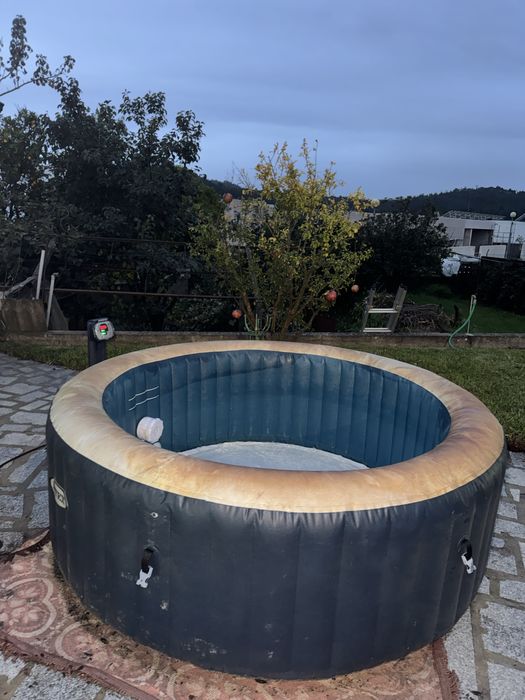 SPA INSUFLÁVEL INTEX 4/6 PESSOAS