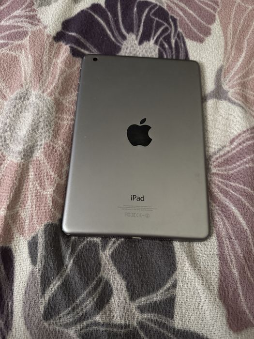 Ipad mini tudo funcional.