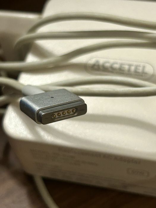 MacBook Charger (Generic Brand) in Perfect Condition64739329171971121