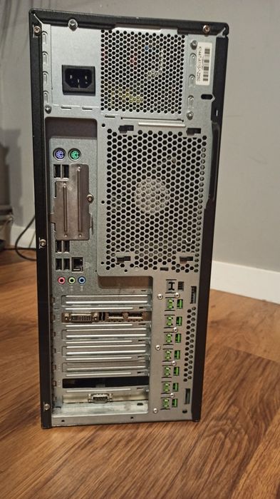 Komputer stacjonarny Fujitsu Celsius M730 / Quadro K4000 / 32GB RAM