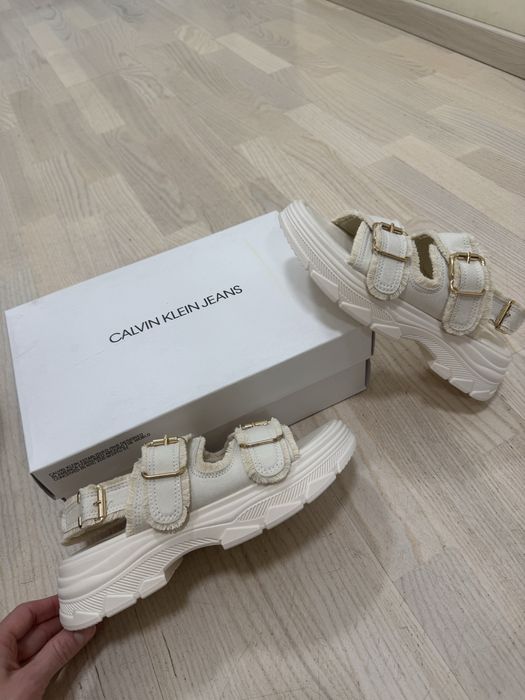 Продам підліткові босоніжки в стилі Zara