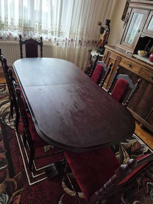 Stół rozkładany plus 8 krzeseł