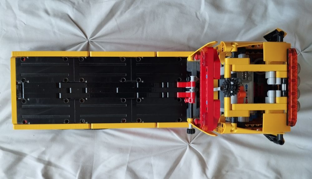 LEGO Technic Flatbed Truck 8109