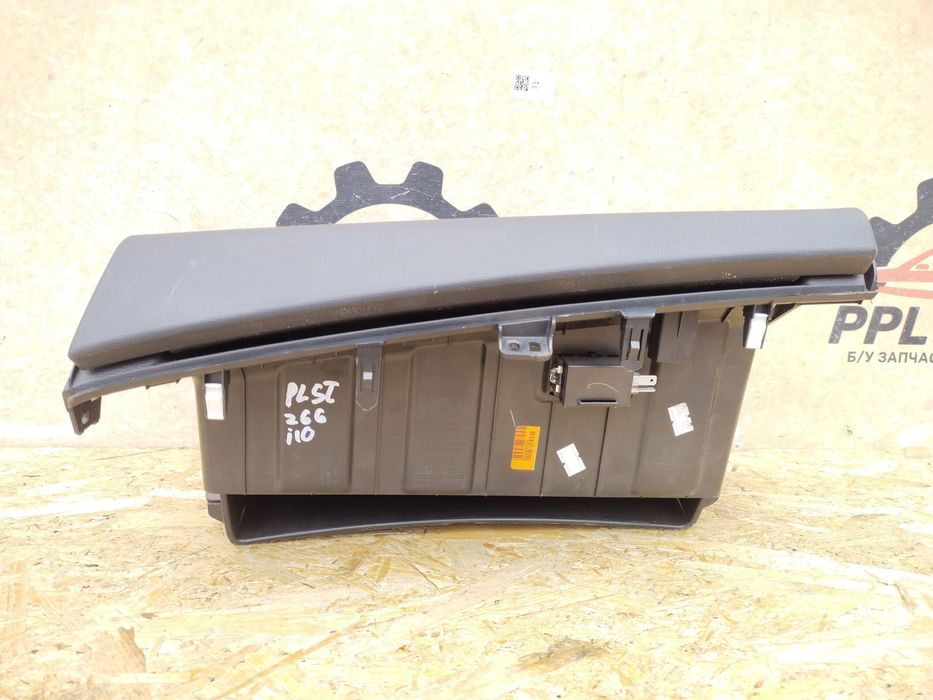 Hyundai i10 II 2013-2019 вещевой ящик бардачок 84540-B9000